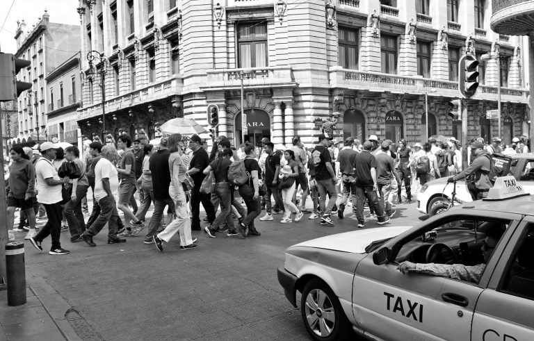 Taxi Transfers Between London Airports: Your Easy Guide